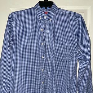 Men’s Izod button down shirt